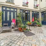 GuestReady - Family Loft with Big Patio 3 mins from Poissonnière